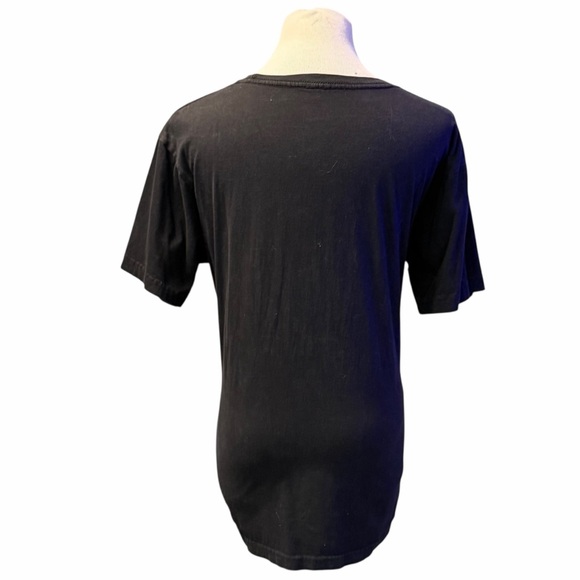 10/$25🦋 Batman Black & Yellow Distressed Logo Graphic Tee - Size Large - Picture 3 of 13